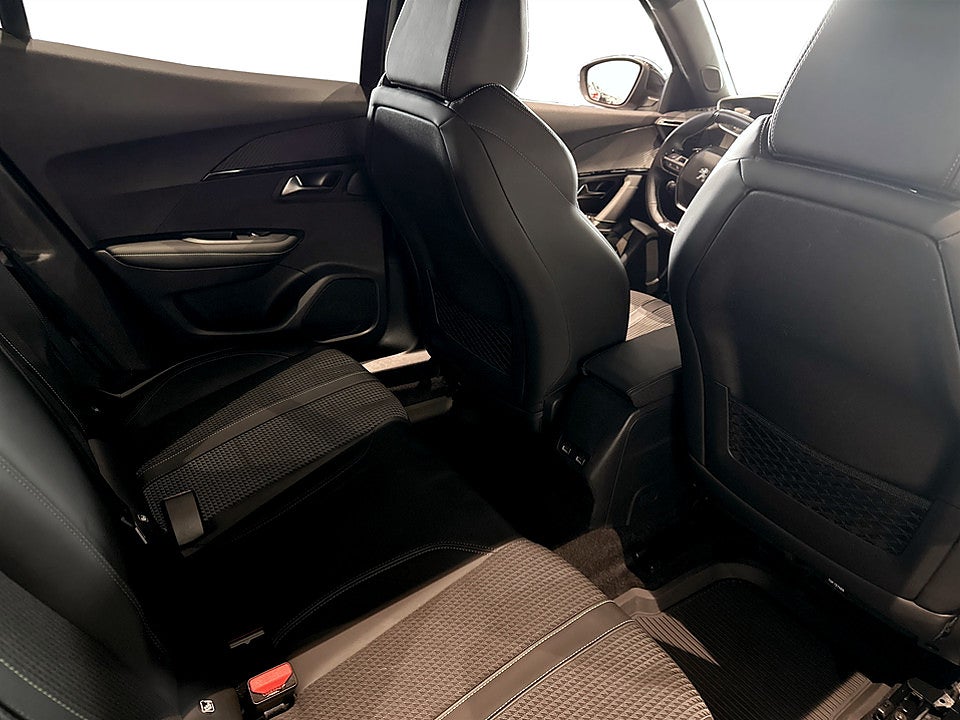 Bild på Peugeot 2008 GT 1.2 PT 130hk Aut B-KAMERA CARPLAY
