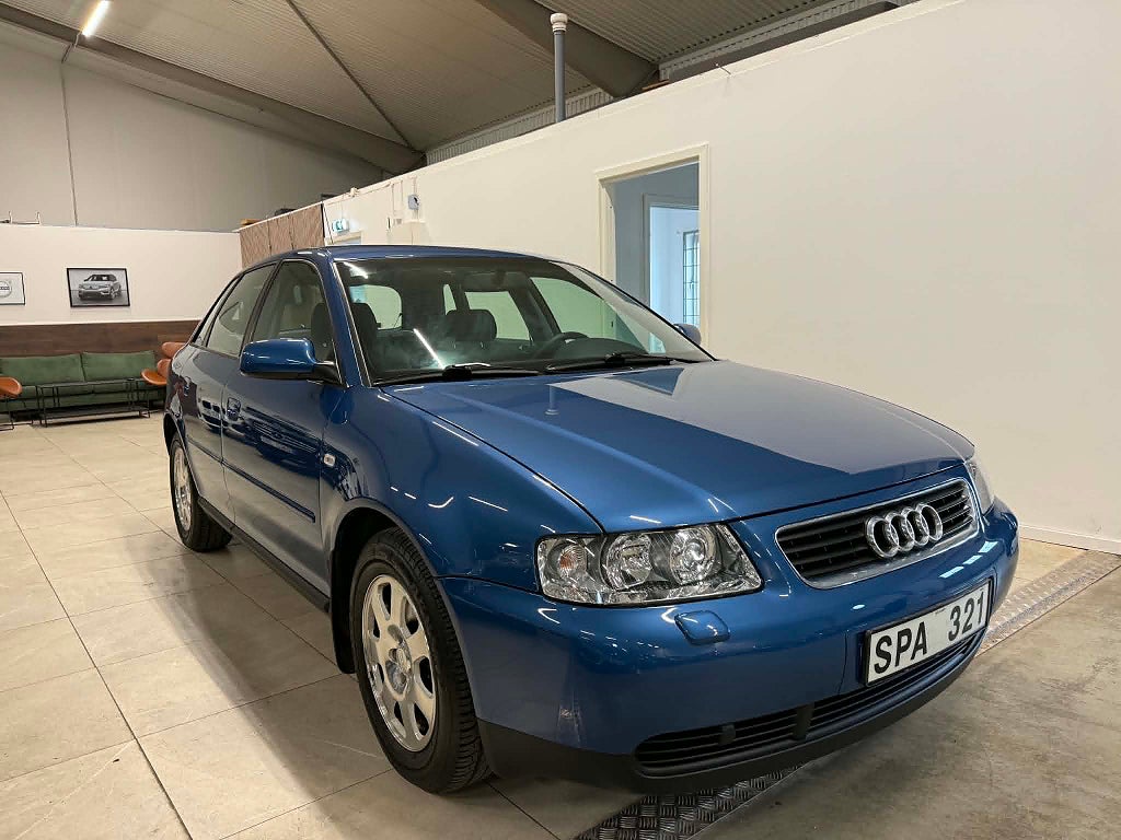 Audi A3 5-dörrar 1.8 Turbo * 2.500 Mil - 1 ÄGARE- Fullservad 