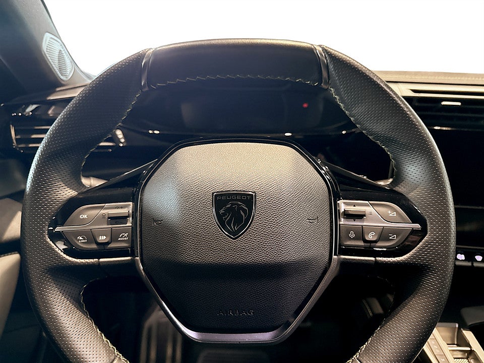 Bild på Peugeot 408 GT 1.2 PT 130hk Aut B-KAMERA CARPLAY