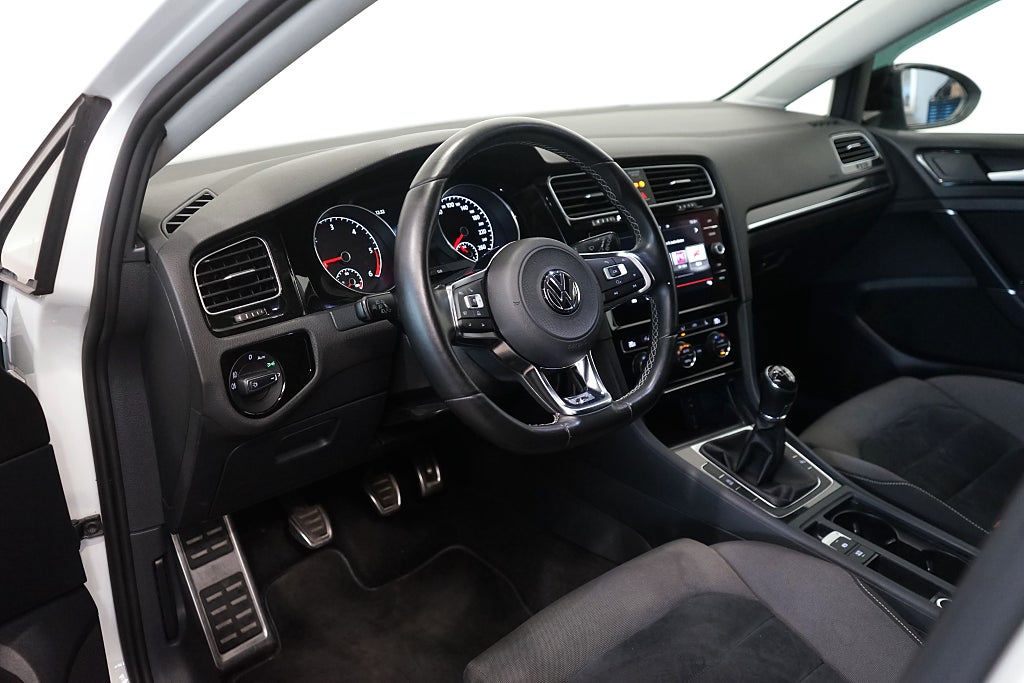 Volkswagen Golf 2.0 TDI GT B-kameraCarplay HR Maxton 150hk 4.99% Ränta