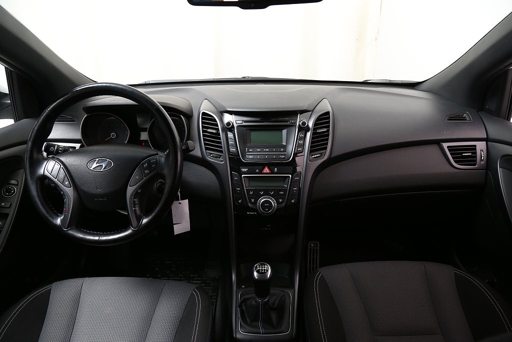 Hyundai i30 1,6 CRDi 136hk GO! Edition Kombi Motorvärmare Dragkrok 2017