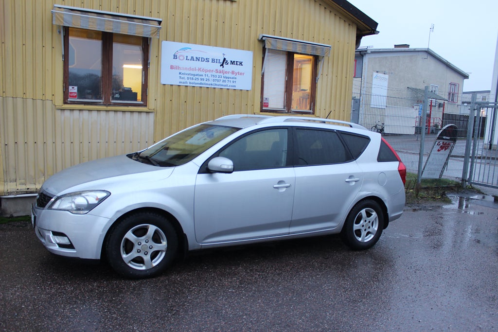 Kia Ceed cee'd_sw 1.6 CRDi ECO(GDS BIL)Plåt skador