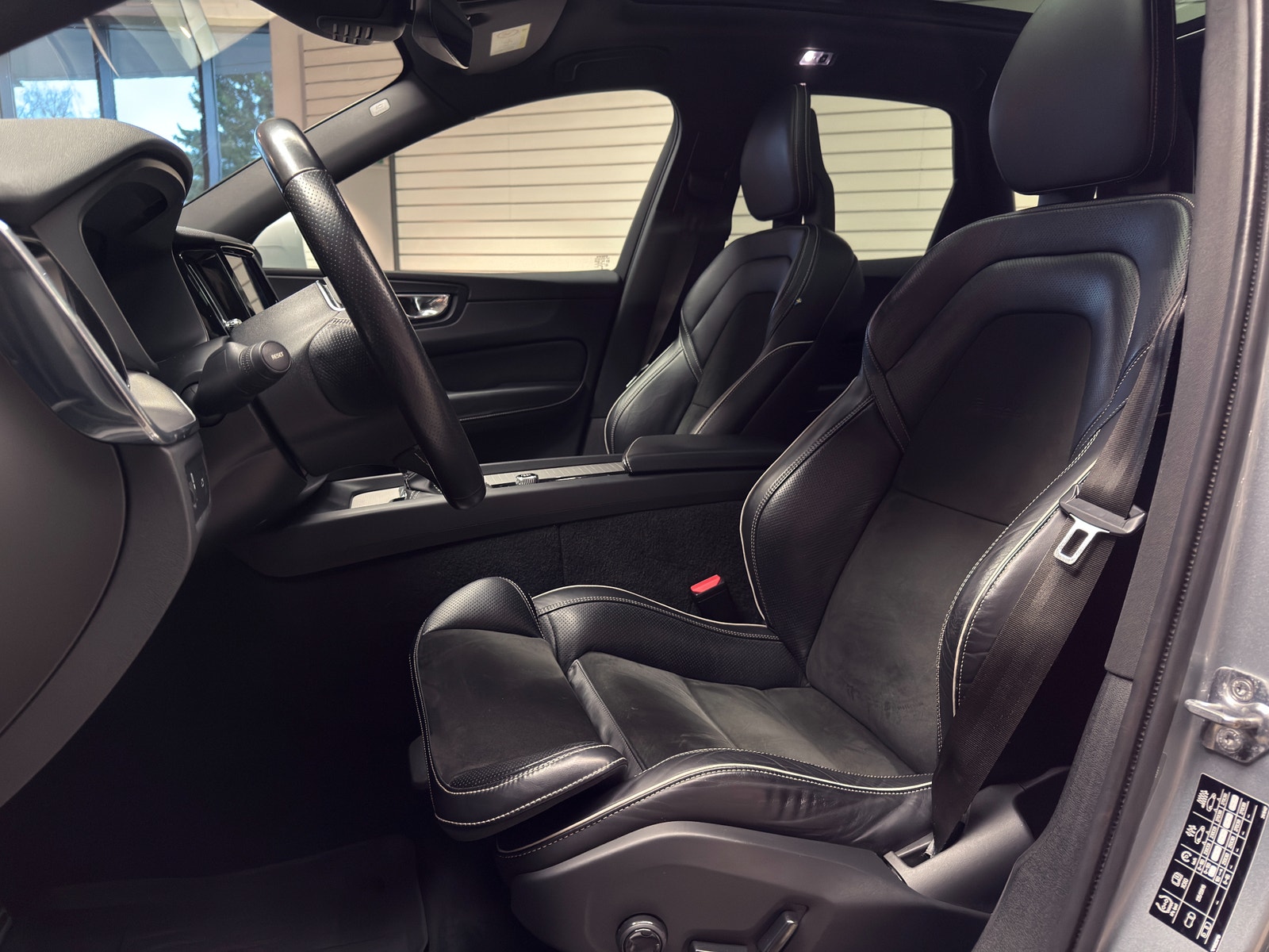 Volvo XC60 T5 AWD R-Design 254hk | Drag | Panorama | Klimatpaket 2018 - miniatyr 14