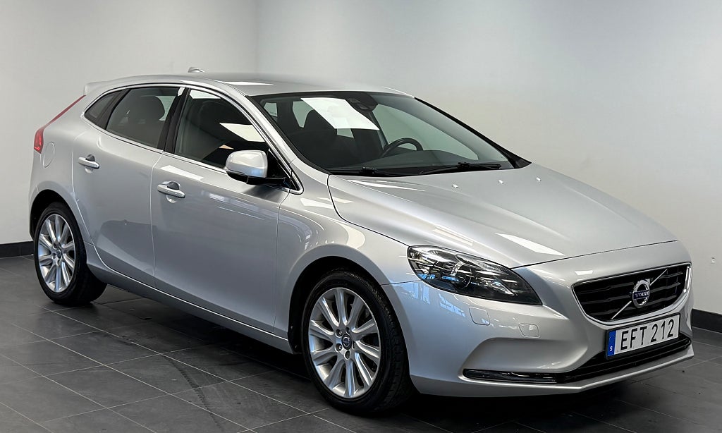 Volvo V40 D3 Geartronic Momentum P-värmare Navigation 0,5L/Mil 