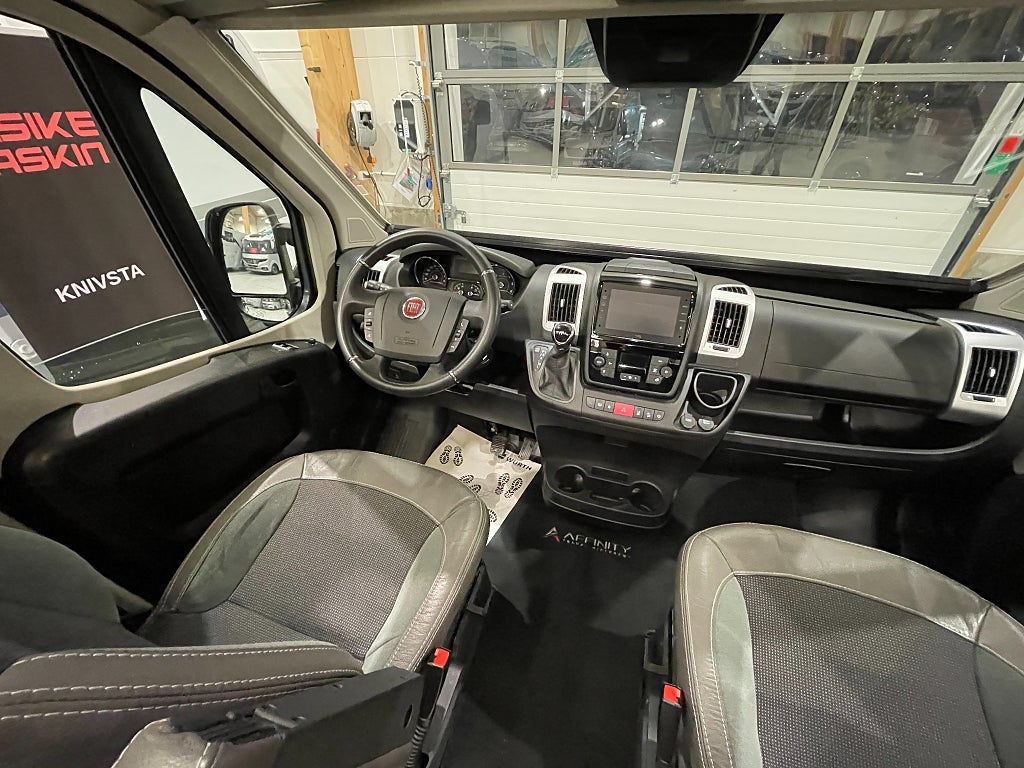 Affinity One 295 /AC bodel/Solcell/Våningssäng/Automat 160hk - Affinity