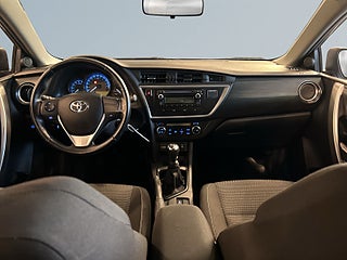 Toyota Auris 1.4 D-4D Life Motorvärmare/SoV/Fhåll/AC – bild 8
