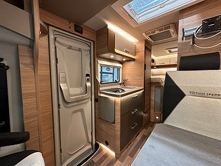 Husbil-halvintegrerad Weinsberg 160HK Aut CaraComp 600 MEG Pepper 4 av 14