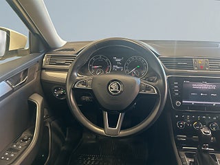 Skoda Superb Kombi 2.0 TDI 4×4 Business Style Drag Dvärme CANTON S&V – bild 9