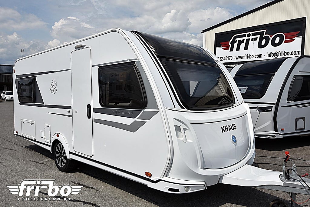 Knaus 540 UE Südwind, Långbäddar