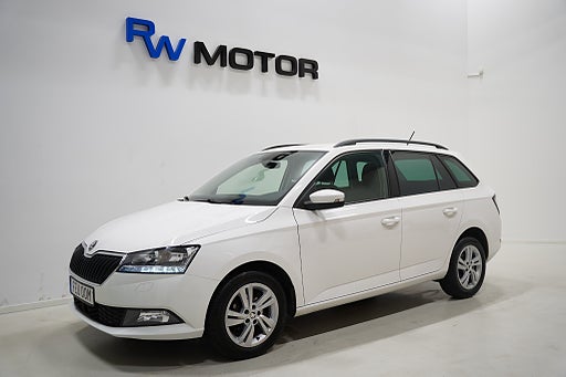 Skoda Fabia 1.0 TSI 95hk Style Farthållare Carplay P-sensorer