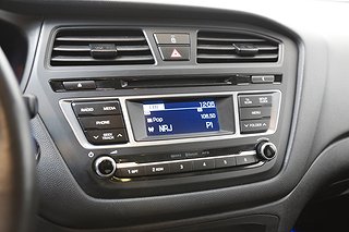 Halvkombi Hyundai i20 19 av 26