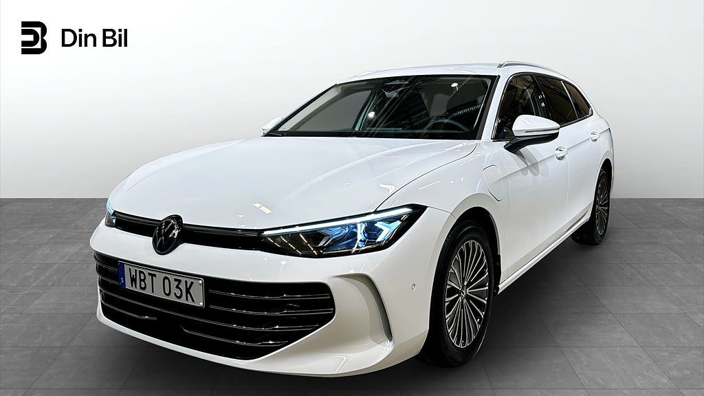 Volkswagen Passat Elegance eHybrid DSG Värmare/Drag/Ellucka