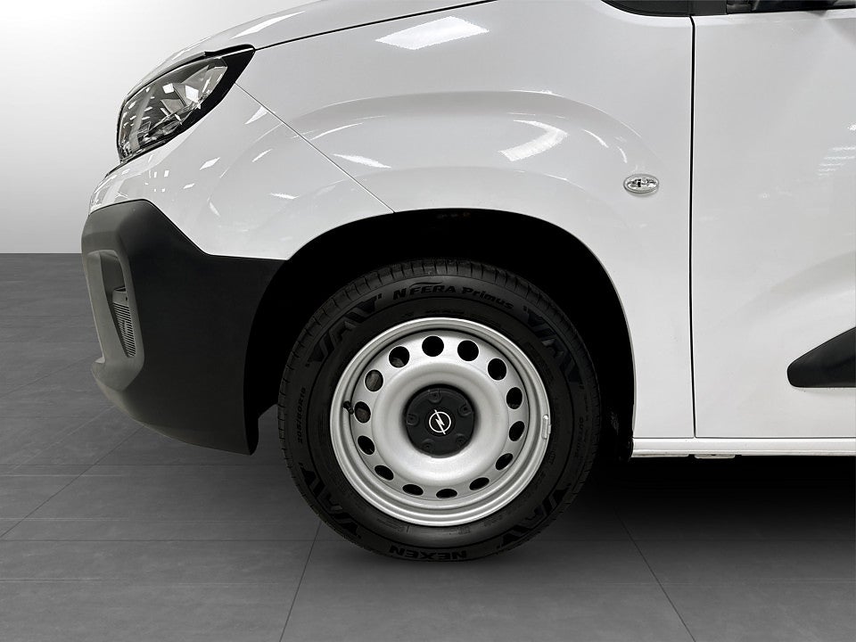 Bild på Opel Combo 130hk Aut L1 - DEMO