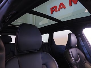 SUV Volvo XC60 14 av 28