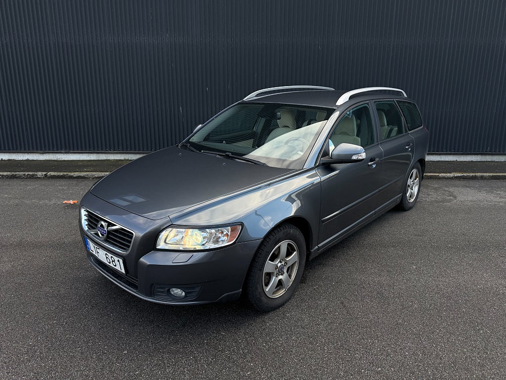 Volvo V50 V50 D2 Momentum |1 Ägare|Fullservad|Drag|**SÅLD**