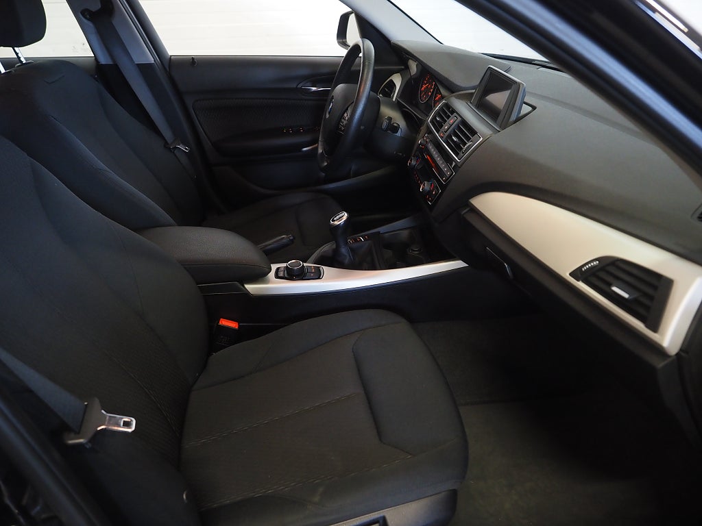 BMW 118I 5-dörrars Advantage 136hk | Bluetooth | Rattvärme | 2016
