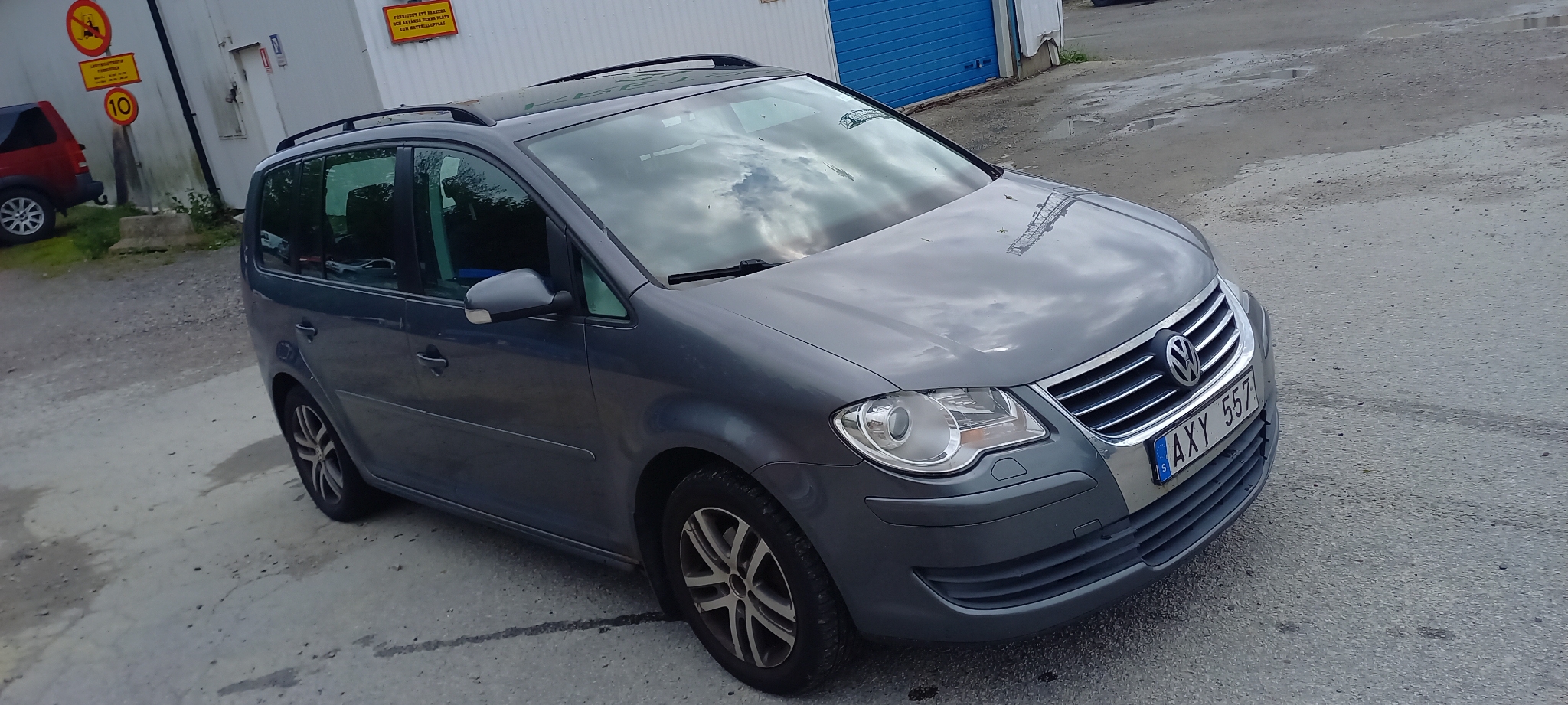 Volkswagen Touran 2.0 EcoFuel 109hk 2007, kuva 2/31