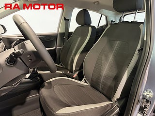 Halvkombi Hyundai i10 9 av 20