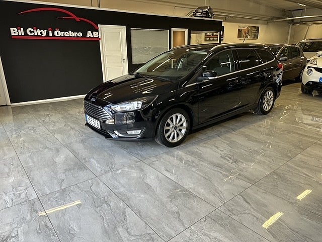 Ford Focus 1.0 EcoBoost Titanium paket / GPS / B-Kamera / Nyservad