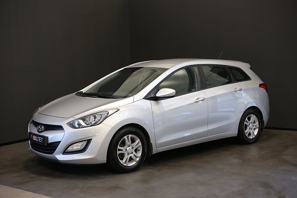 Hyundai i30 1.6 CRDi *3,99%*Business Rattvärme Drag 1 ägare
