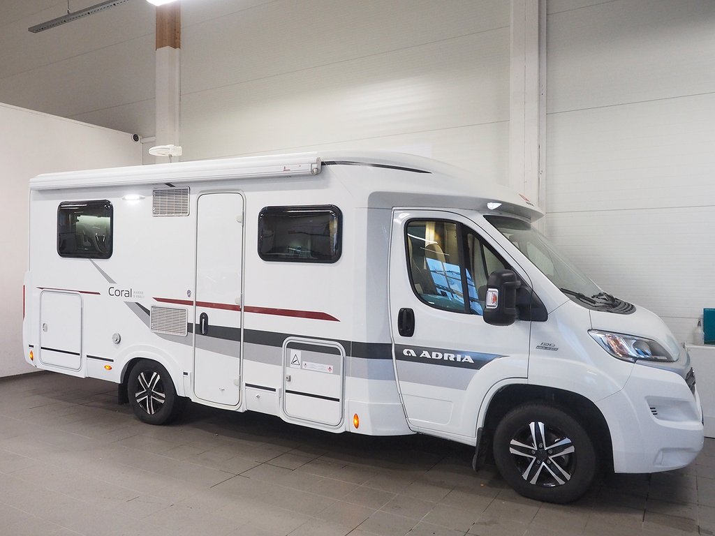 Adria Coral 650 SF Axess Markis 3.500kg 2015