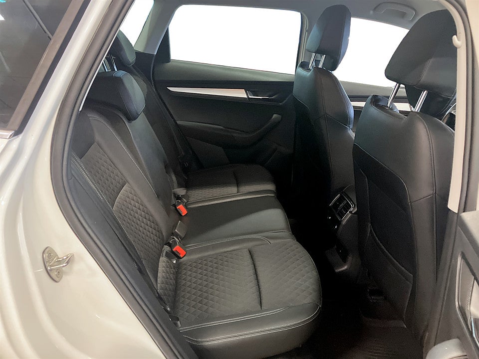 Bild på Skoda Karoq Ambition 1.0 TSI 115hk P-SENSORER DRAG