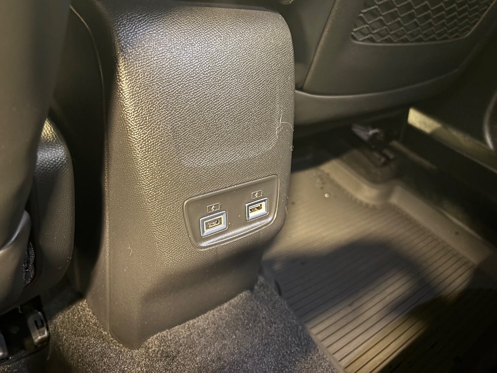 Peugeot 2008  Hybrid 145 1.2 GT PureTech 145 e-DSC Euro 6  thumbnail