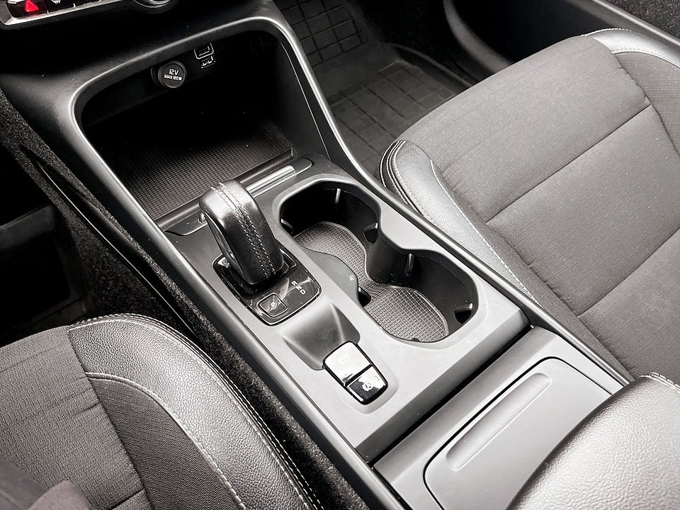 Bild på Volvo XC40 Momentum D3 150hk Aut B-KAMERA EL-BAKLUCKA