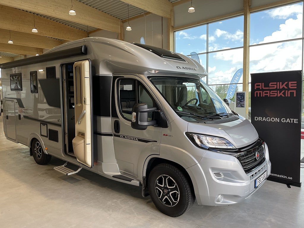 Adria Coral Supreme 670 SL /ALDE/Långbäddar/Garage/Ugn/160hk/Fint skic