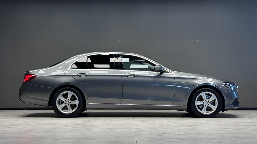 Mercedes-Benz E220 2017 - miniatyr 4