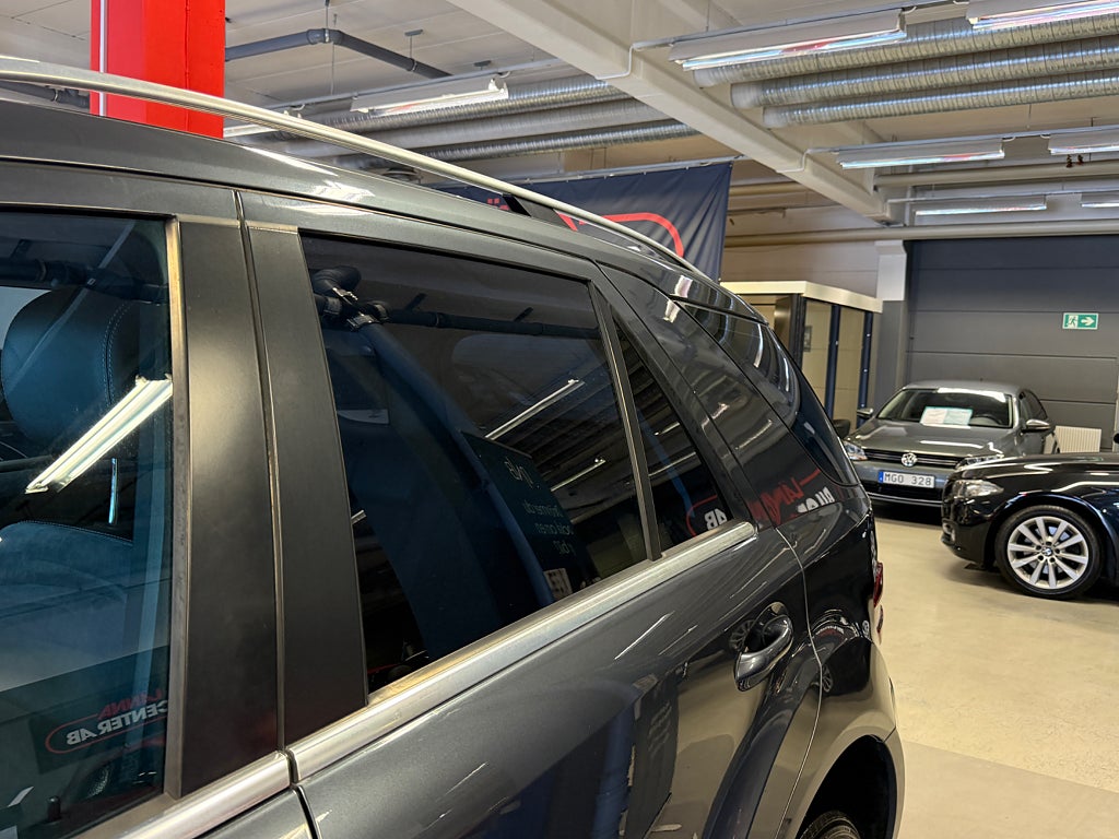 Mercedes-Benz ML 2010 - miniatyr 9