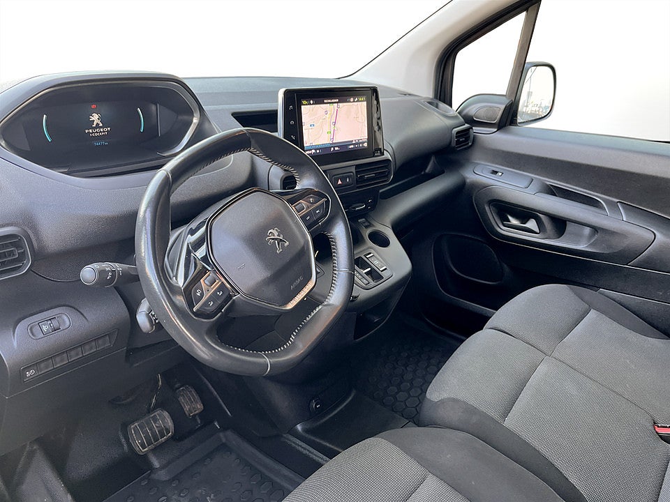 Bild på Peugeot e-Partner L2 PRO+ 50kWh CARPLAY NAVI FARTHÅLLARE