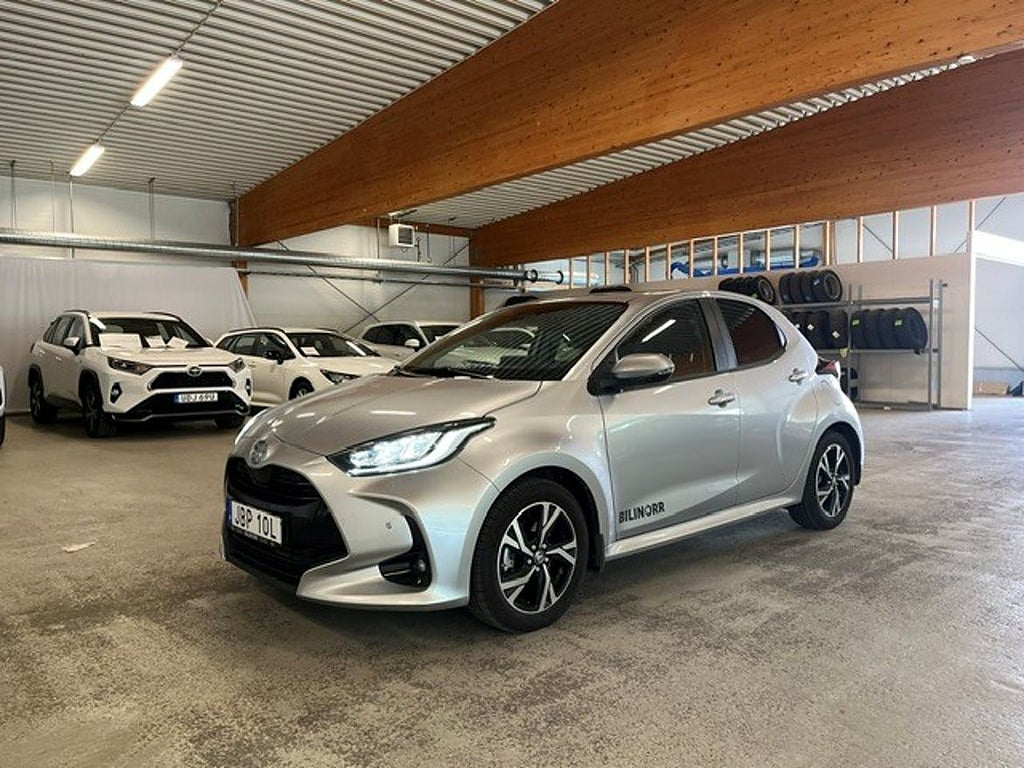 Toyota Yaris Active Plus säkerhetspaket Vinterhjul