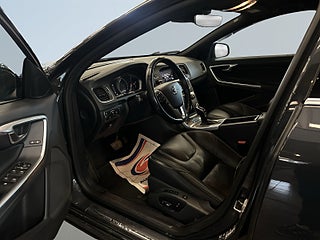 Volvo V60 D5 Plug-in Hybrid AWD Summum Navi/Pvärm/Skinn/BT/Drag