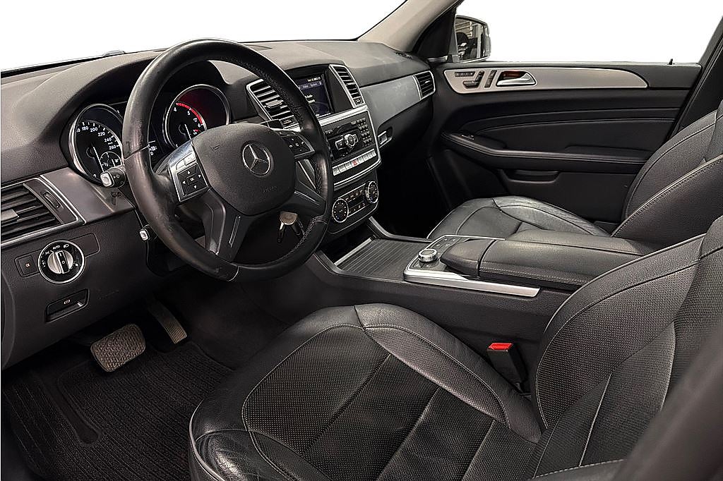 Mercedes-Benz ML 350 4MATIC, AMG, Vhjul, Pano, Värmare, 4,99% RÄNTA