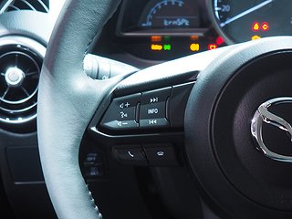 Halvkombi Mazda CX-3 17 av 20