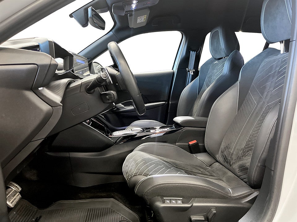 Bild på Peugeot 2008 GT 1.2 PT 130hk Aut B-KAMERA NAVI