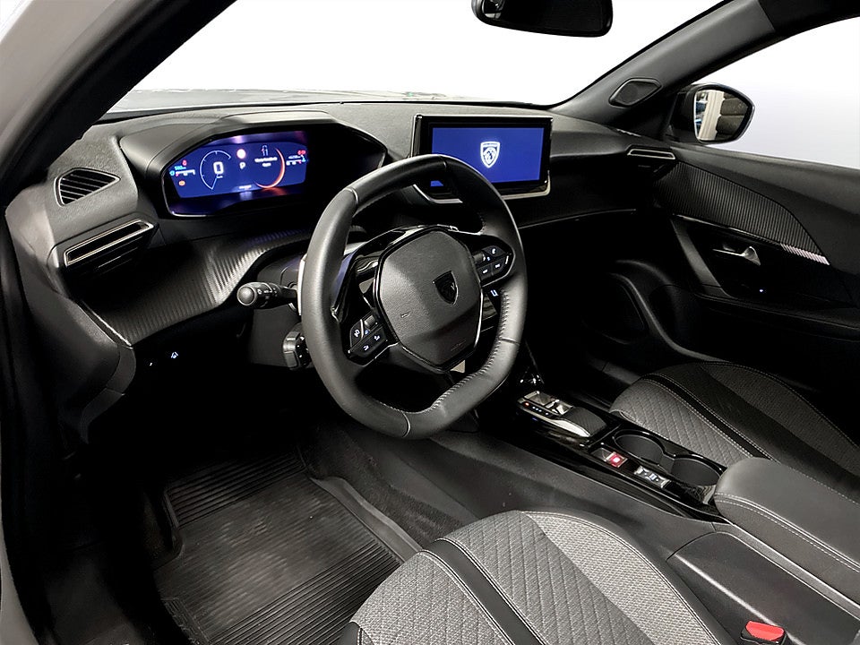 Bild på Peugeot 2008 Allure 1.2 PT 130hk B-KAMERA CARPLAY