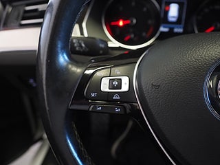 Kombi Volkswagen Passat 22 av 25