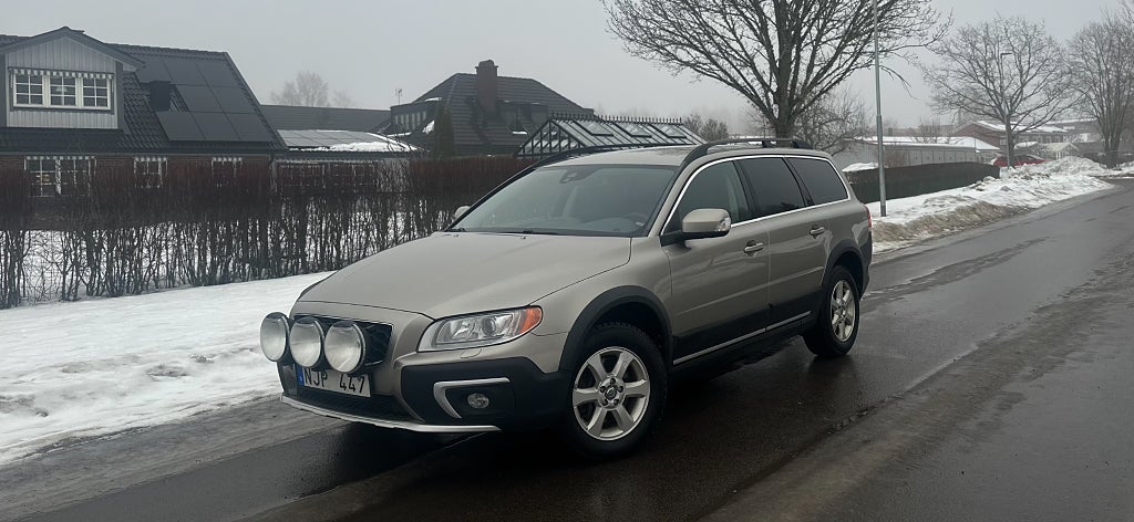 Volvo XC70 D4 AWD Geartronic Momentum. Värmare. VOC. P-sensorer