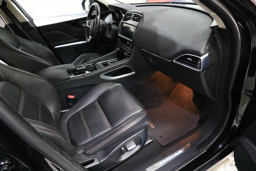 Jaguar F-Pace 2019 - miniatyr 15