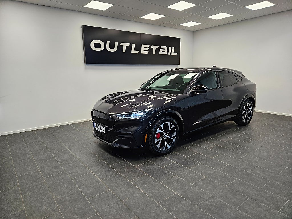 Ford Mustang Mach-E Long Range AWD 351hk WLTP 540 km MOMS