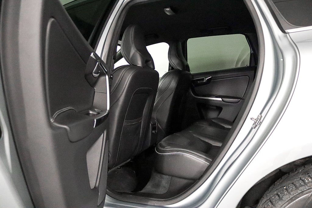 Volvo XC60 D4 AWD R-Design BLIS VOC 1-Brukare Värmare Drag