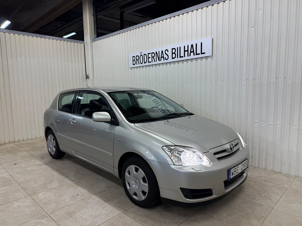 Toyota Corolla 1.4 VVT-i/ Motorvärmare/ Nybesiktad/ Nyservad/ SoV däck