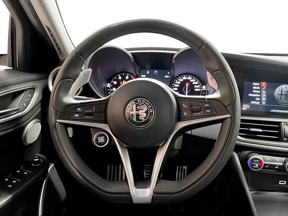 Bild på Alfa Romeo Giulia Veloce 2.0 Turbo 16V Q4 280hk Aut 4WD - ELSTOL,H/K,B-KAMERA