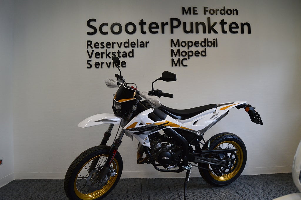 Rieju Drac RS SM Lightning Vit **klass1**  