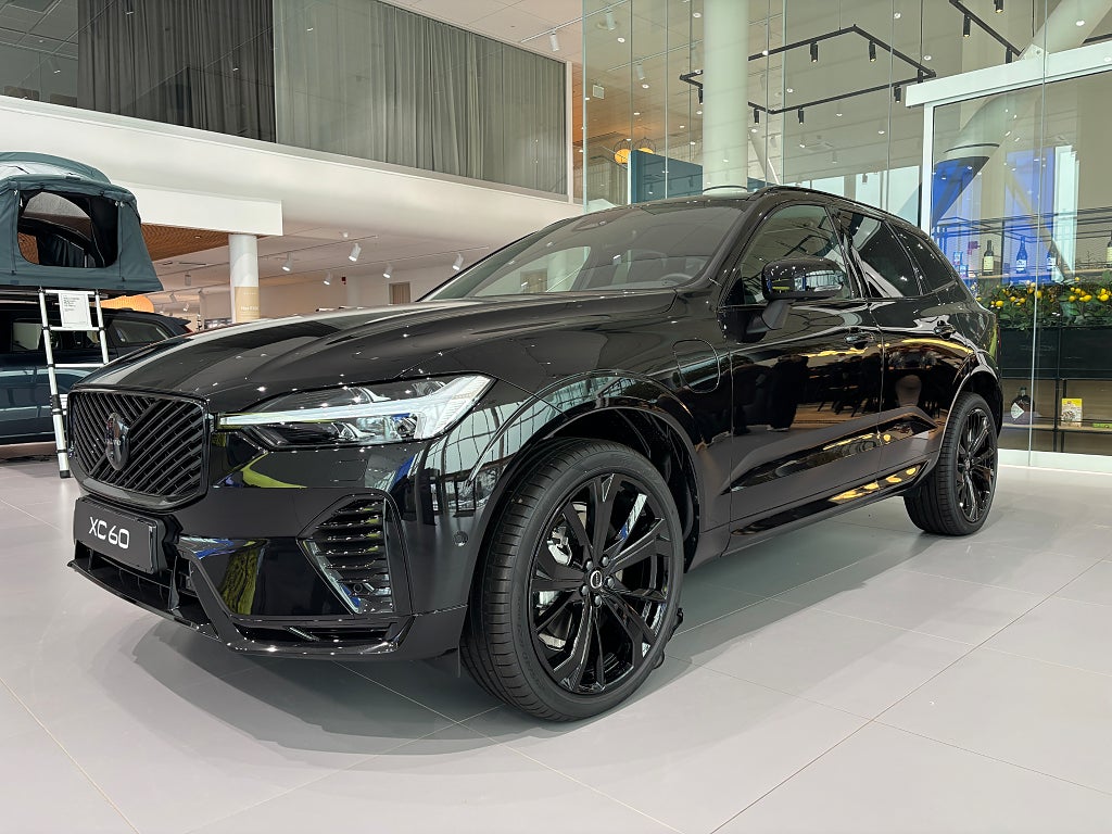 Volvo XC60 PLUS BLACK NORDIC EDT. | *PRIVATLEASINGKAMPANJ 