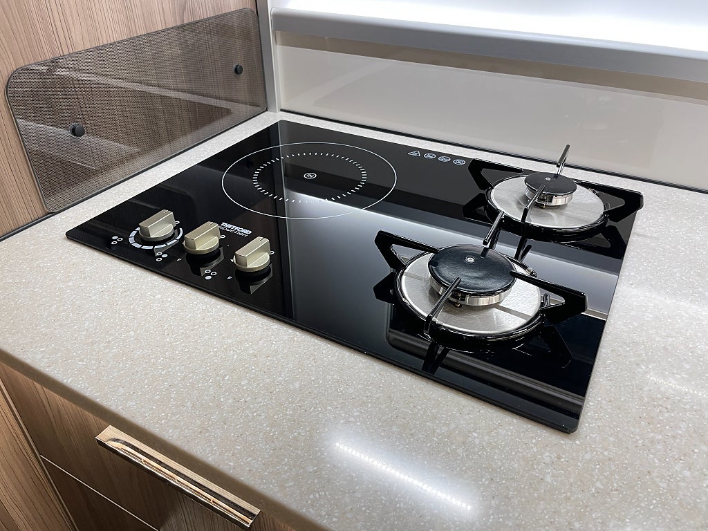 Kabe TMRI 830 LGB Imperial /Drag/Cinderella/Bakhjulsdriven 190hk - Kabe