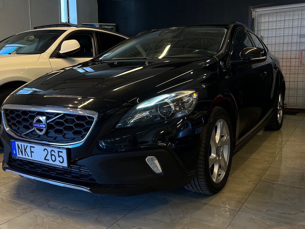 Volvo V40 Cross Country D3 Geartronic Summum / NY Kamrem