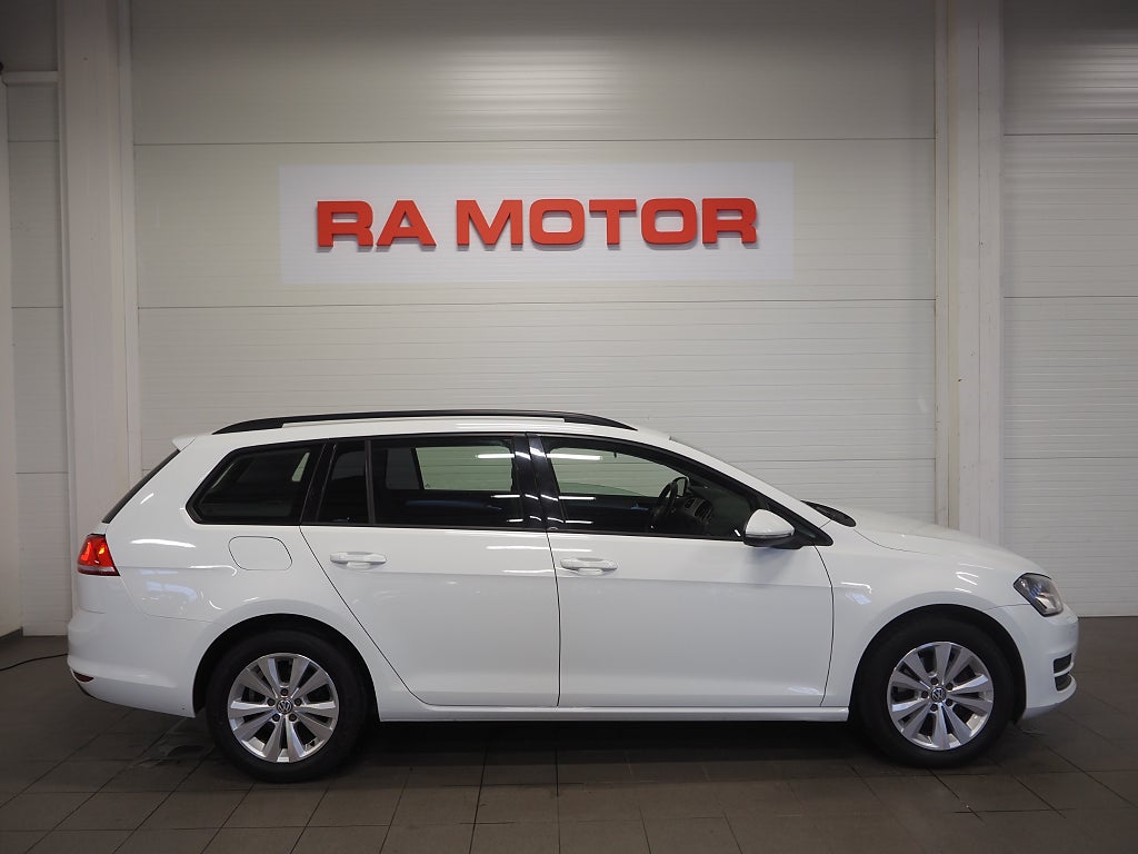 Volkswagen Golf Sportscombi 1.2 TSI 110hk Parkeringssensorer 2017